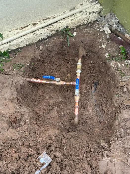 Water line & shut-off valve — Shut-off valve