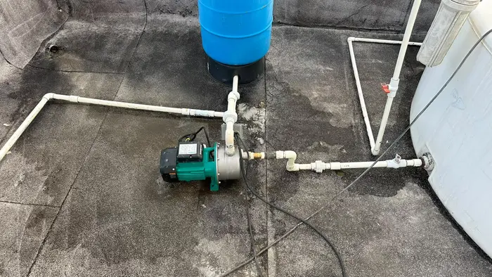 Cistern with pressure pump — Finished